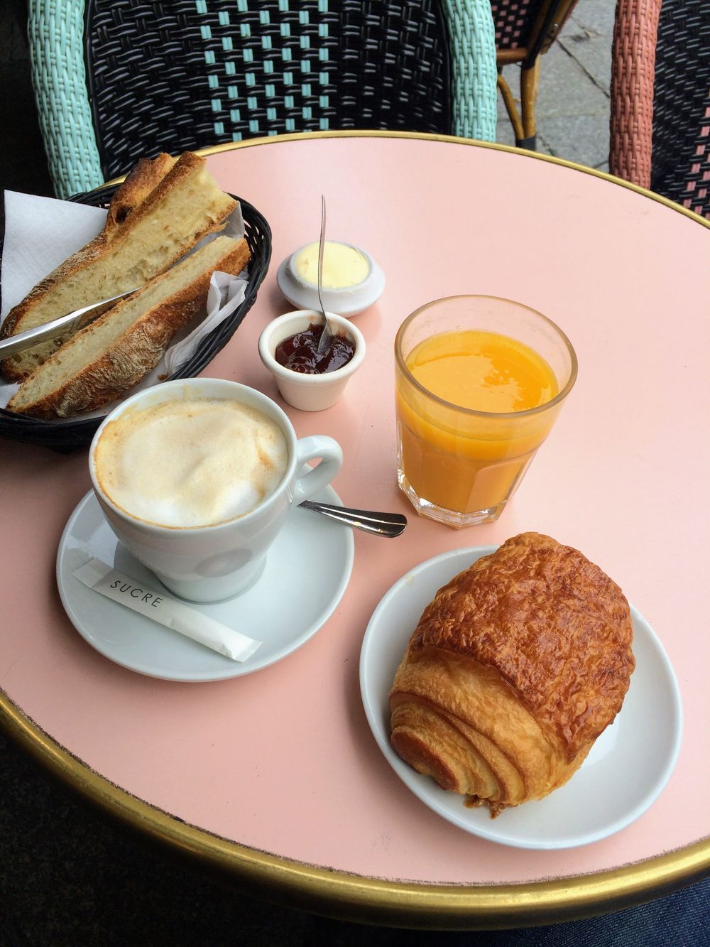 French breakfast formule café