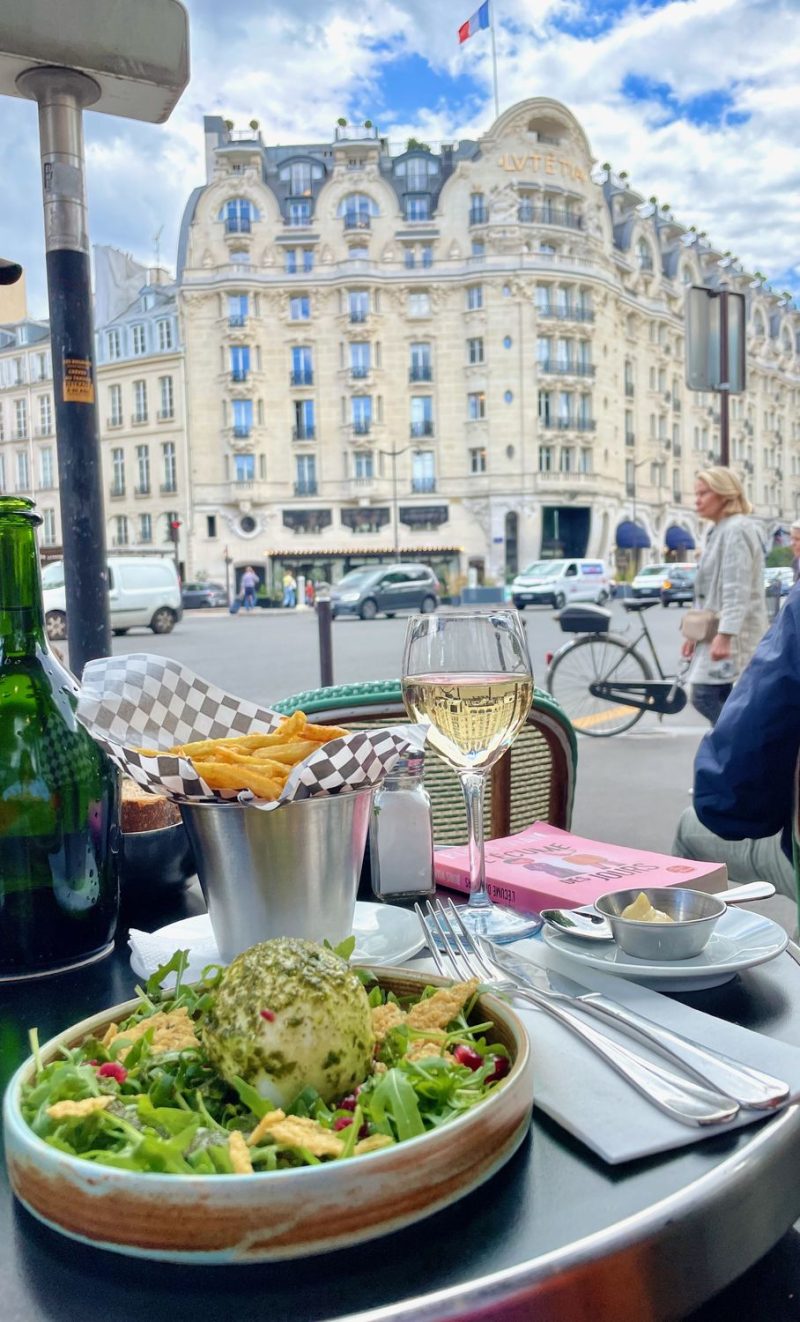 French Restaurant Etiquette: Tips for Dining in France