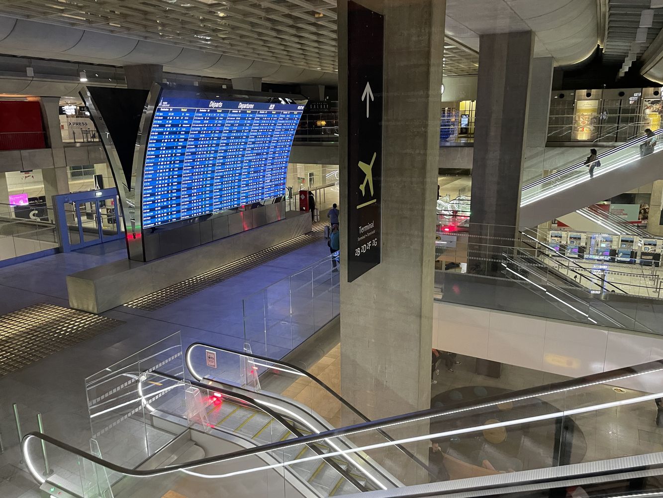 How to Find the Charles de Gaulle (CDG) Train Station