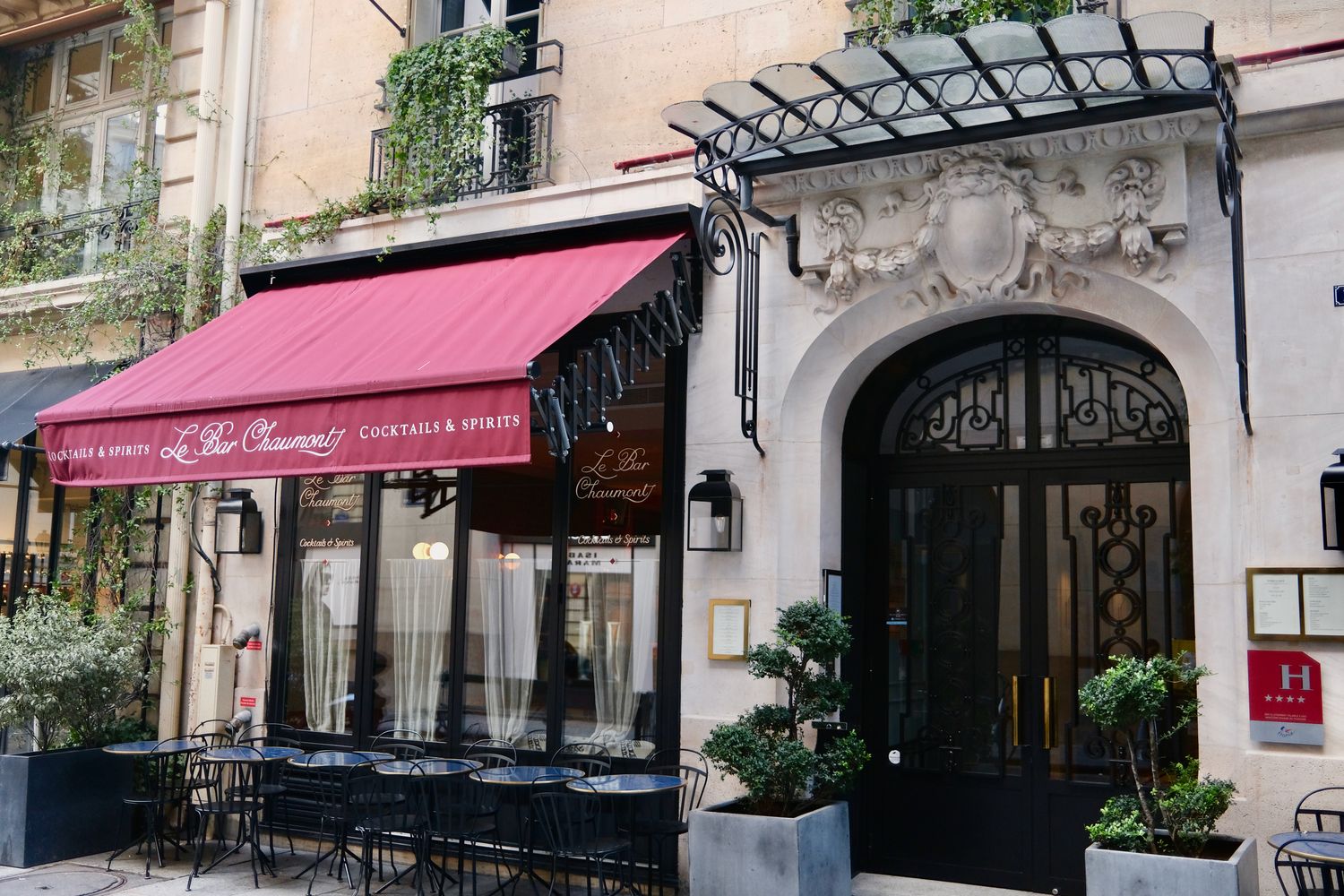 Best Hotels in the 2nd Arrondissement of Paris DSCF3618