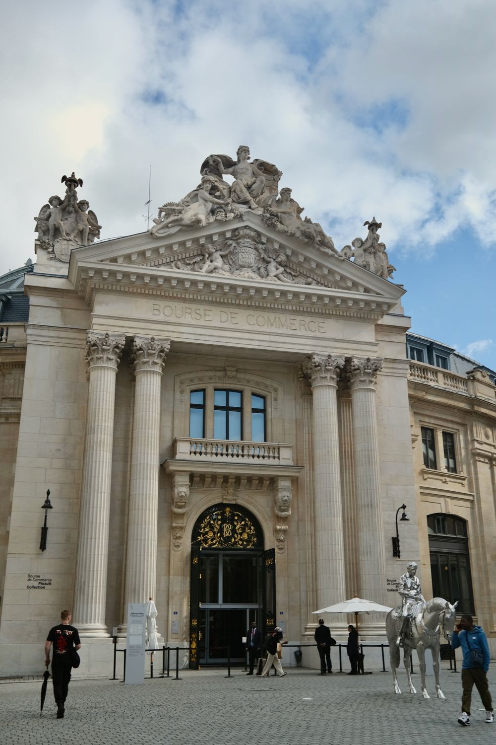 A Quick History of the Bourse de Commerce in Paris