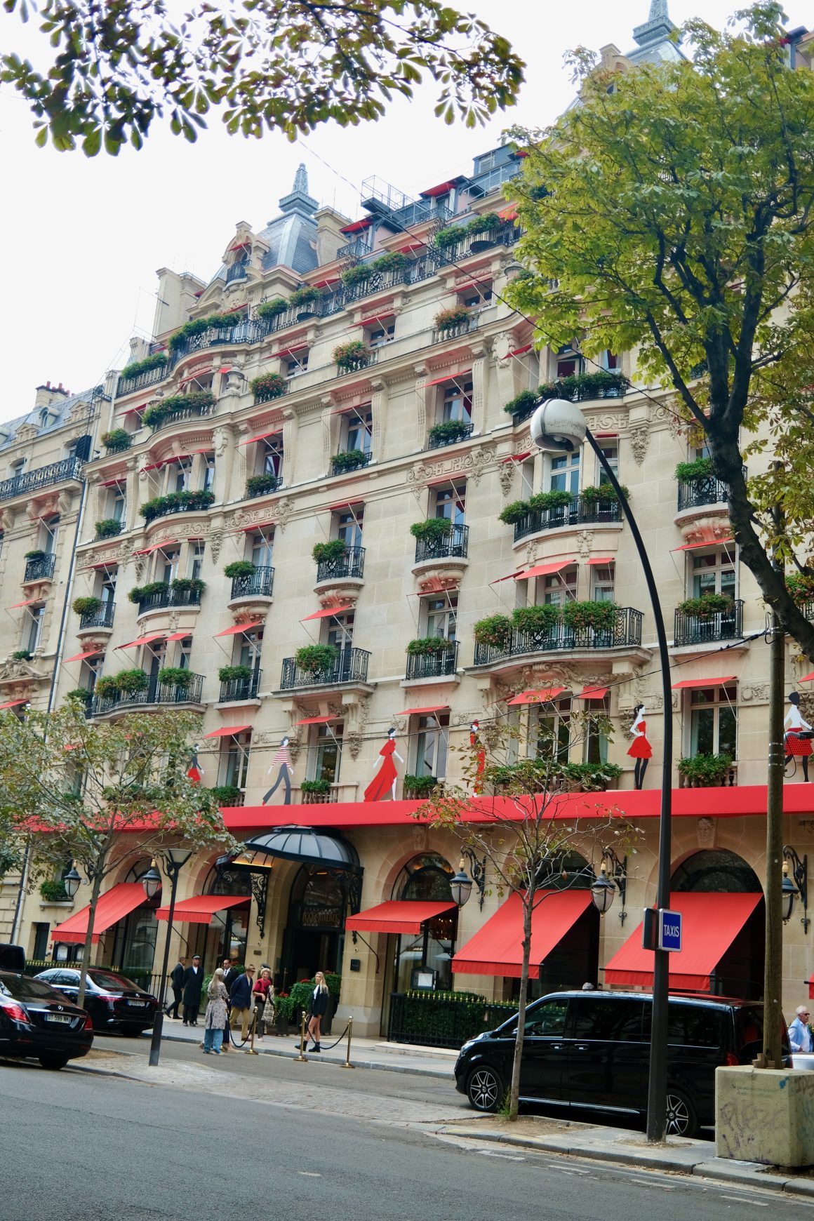 Hotel Plaza Athenee 8th Arrondissement of Paris_DSCF3800