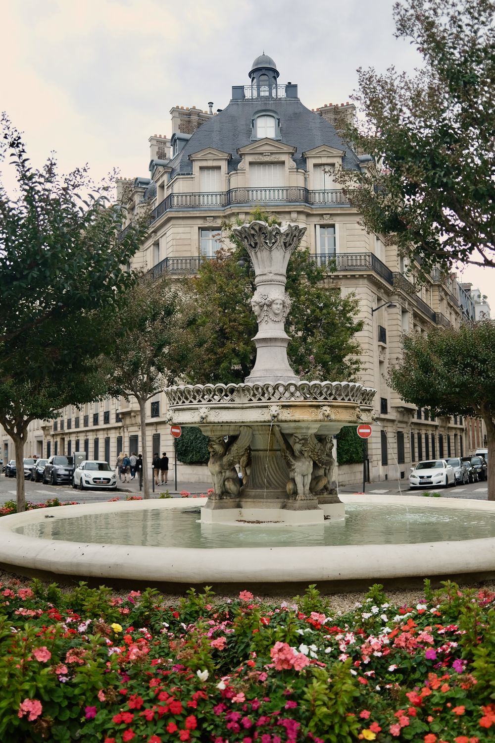 Place François 1er Paris_DSCF3778