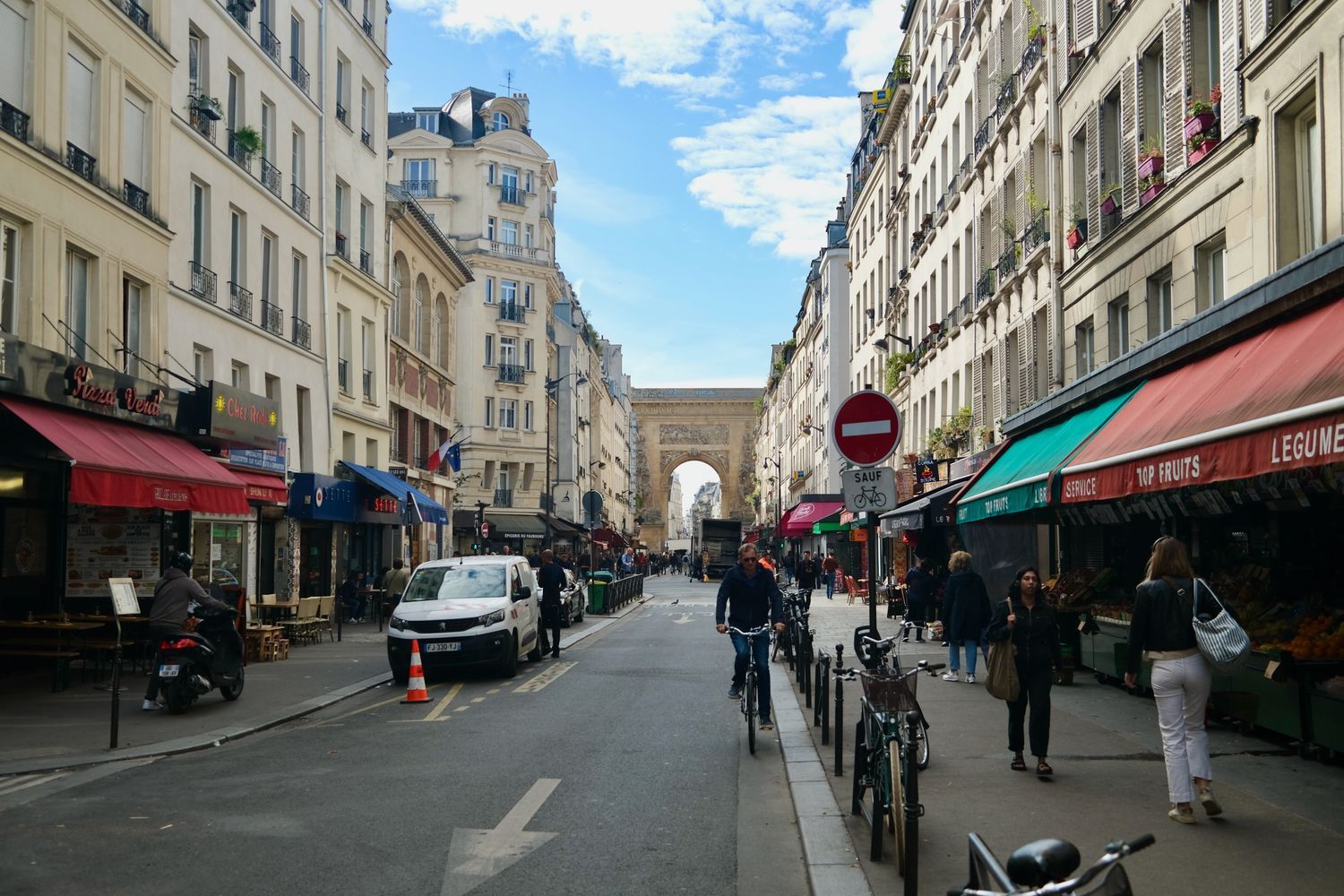 Rue Saint Denis Paris_DSCF3930