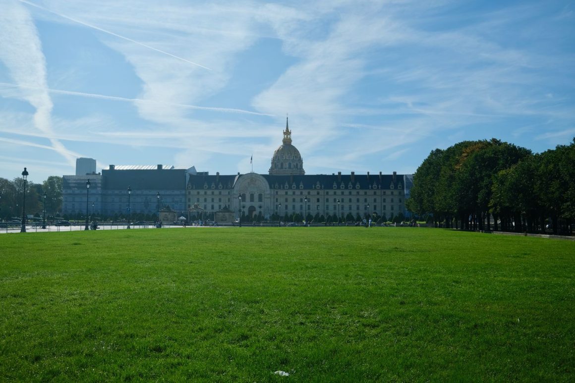 Esplanade des Invalides Paris_DSCF4579