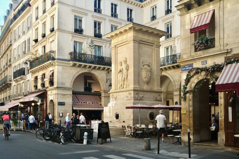 La Fontaine du Gros-Caillou: a neoclassical fountain in a chic area of Paris