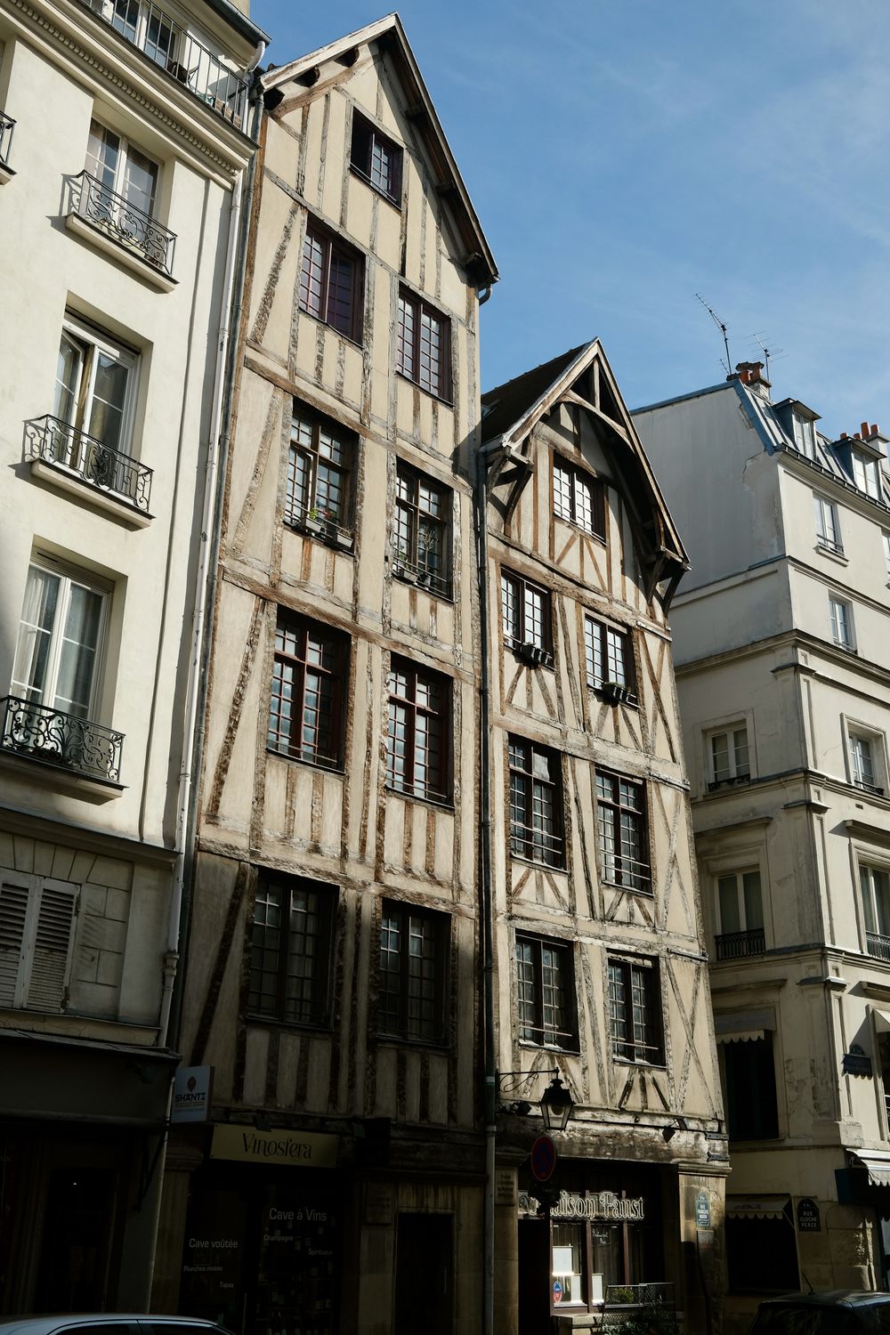 Medieval Houses Paris_DSCF4647