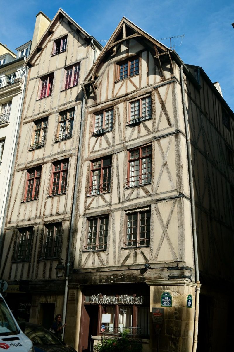 Where to See Old Medieval Houses in Paris