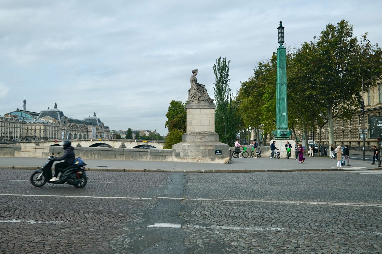 Pont du Carrousel Paris_DSCF4480