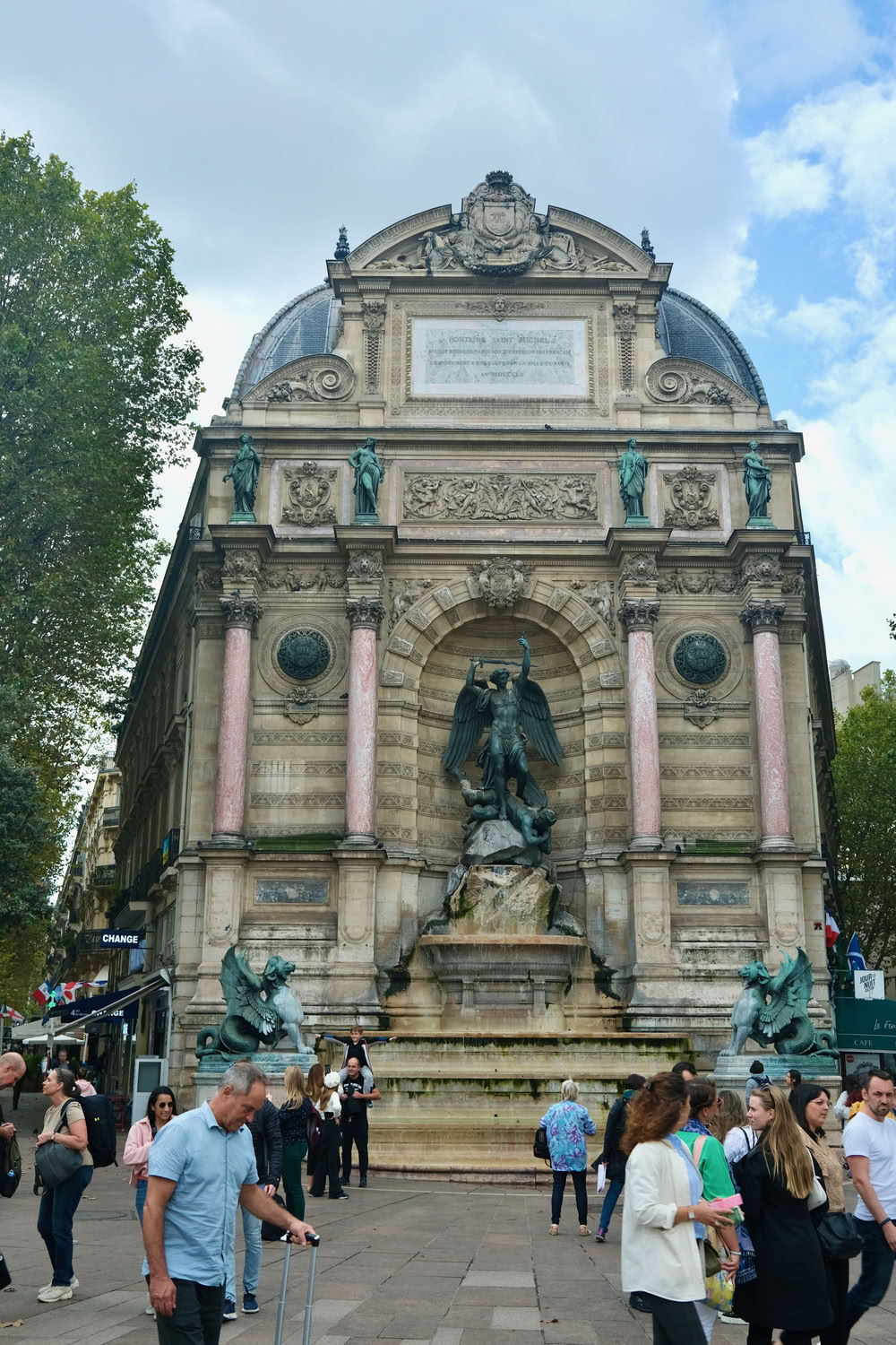 Fontaine Saint Michel Paris_DSCF4830