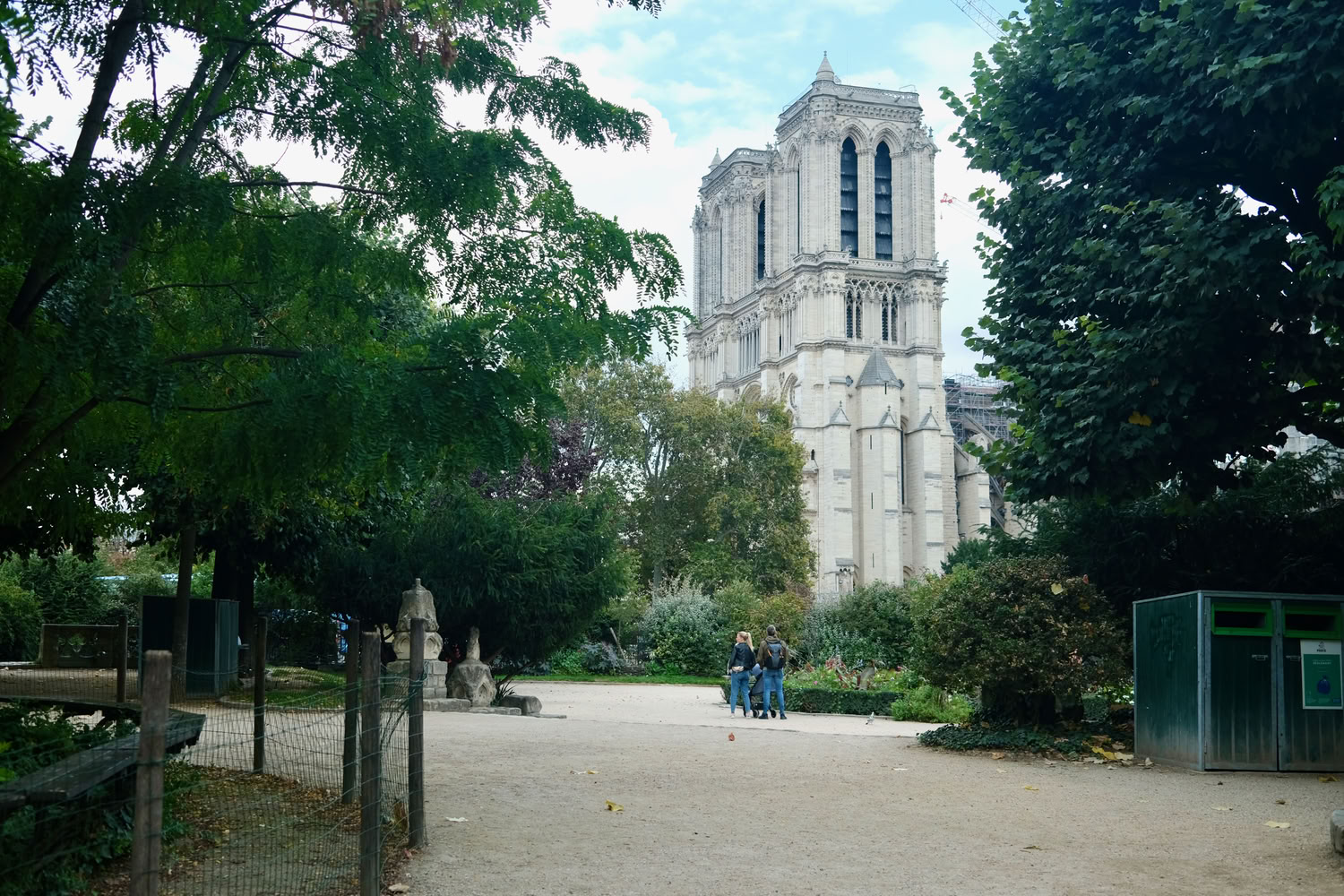 Square René Viviani Paris_DSCF4846