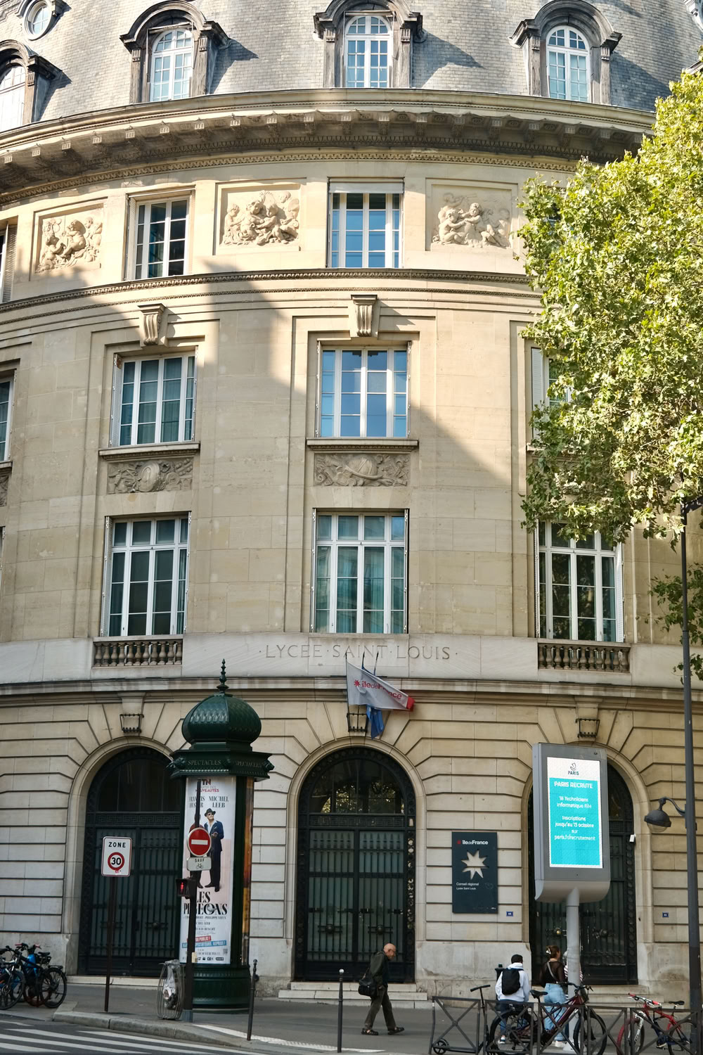 How the French Education System is Structured
