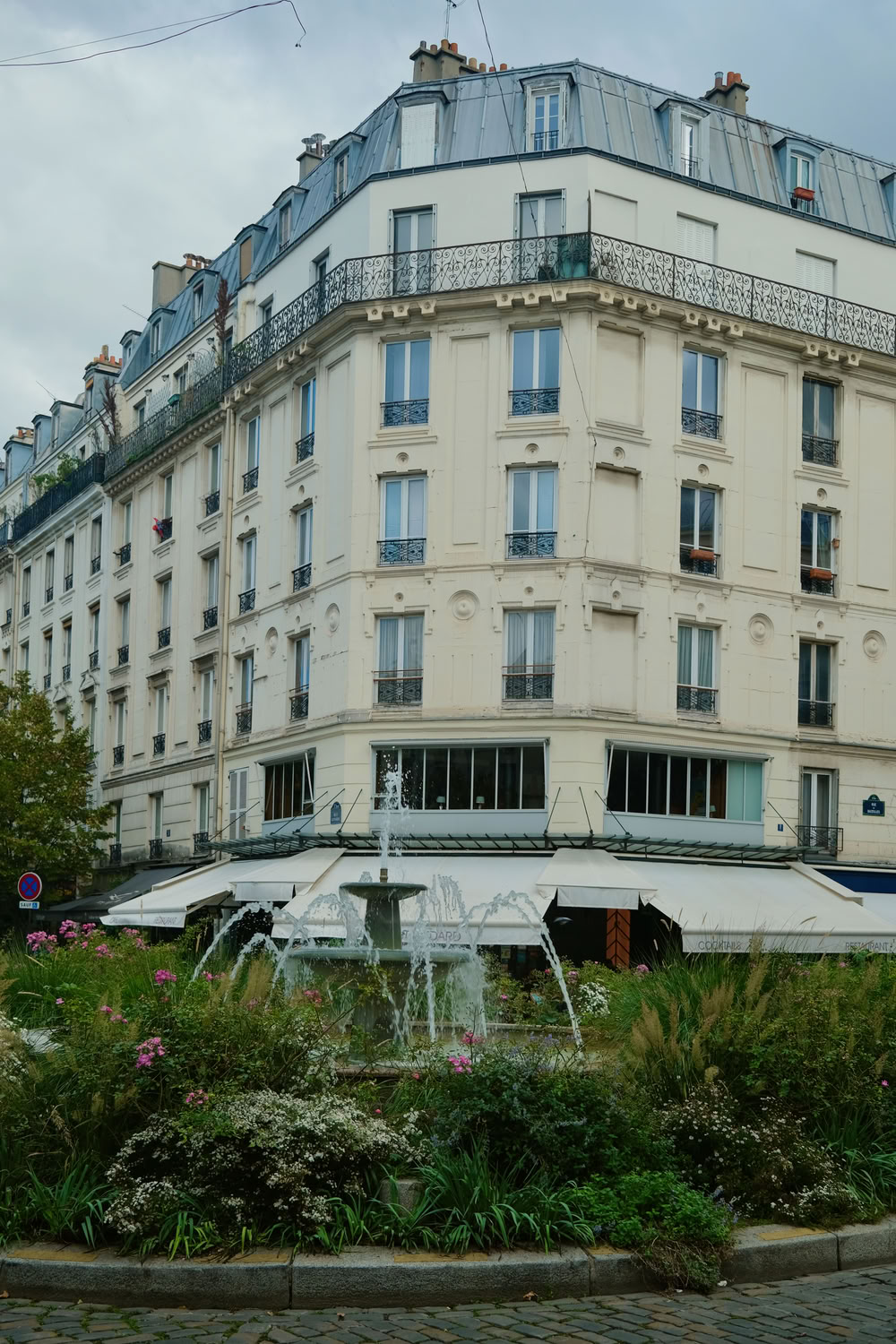 Place Georges Moustaki fountain Paris_DSCF4930