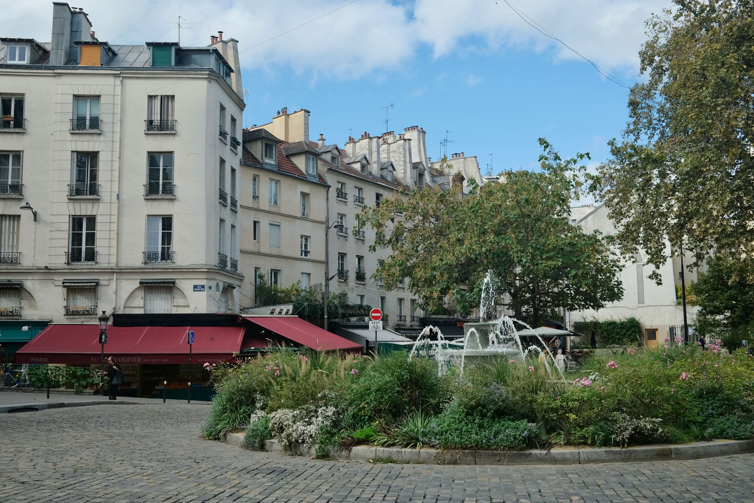 Place Georges Moustaki fountain Paris_DSCF4934